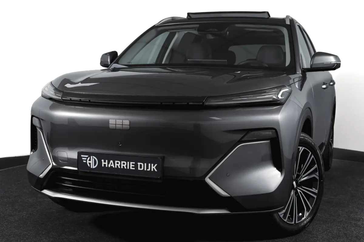 1.5 Max+ PHEV | 136km Elektrisch | S/K-Panodak | 360 Camera | NAV+App. Connect | V2L | Warmtepomp | HUD | Stoelverwarming & verkoeling | Memory | Elek. klep | Flyme | LM 19" | 7263