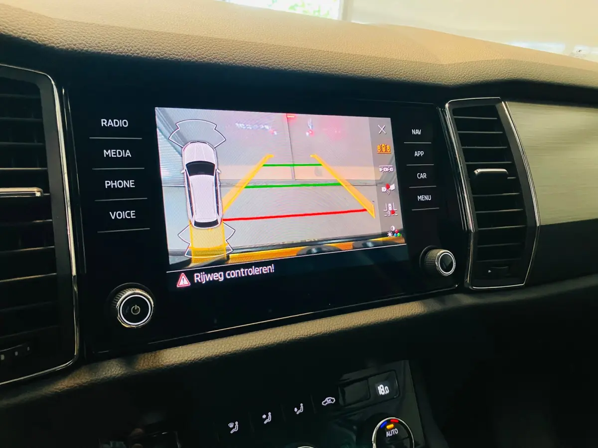 Ambition 1.5TSi DSG | 7-Persoons | Camera | 18" BI-color velgen | CarPlay | Virtual cockpit |