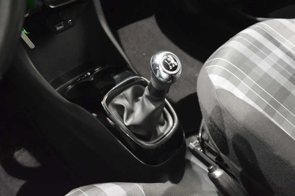 1.0 e-VTi Allure Groot scherm en camera