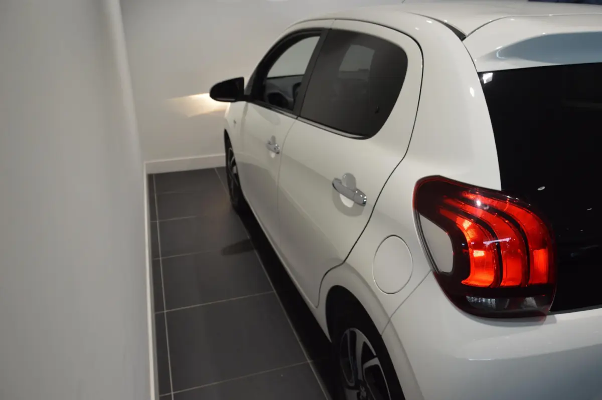 1.0 e-VTi Allure Groot scherm en camera