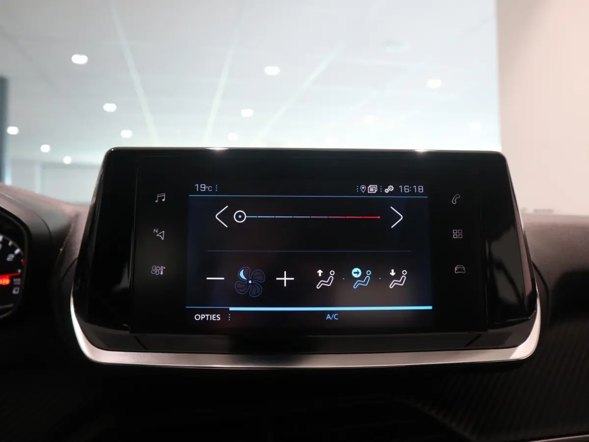 Active | Navigatie | Apple Carplay/Android Auto | 16" Lichtmetalen velgen