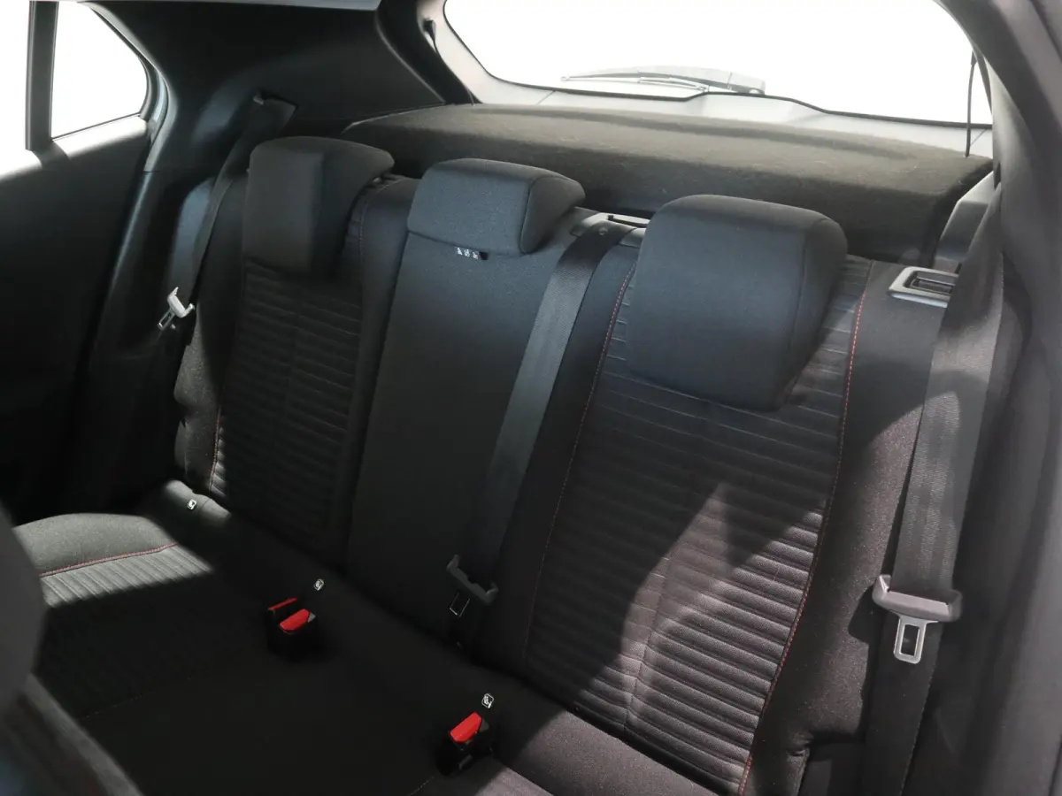 Active | Navigatie | Apple Carplay/Android Auto | 16" Lichtmetalen velgen