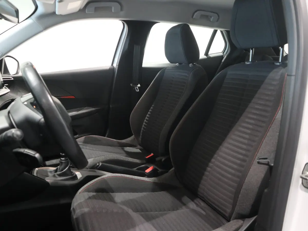 Active | Navigatie | Apple Carplay/Android Auto | 16" Lichtmetalen velgen