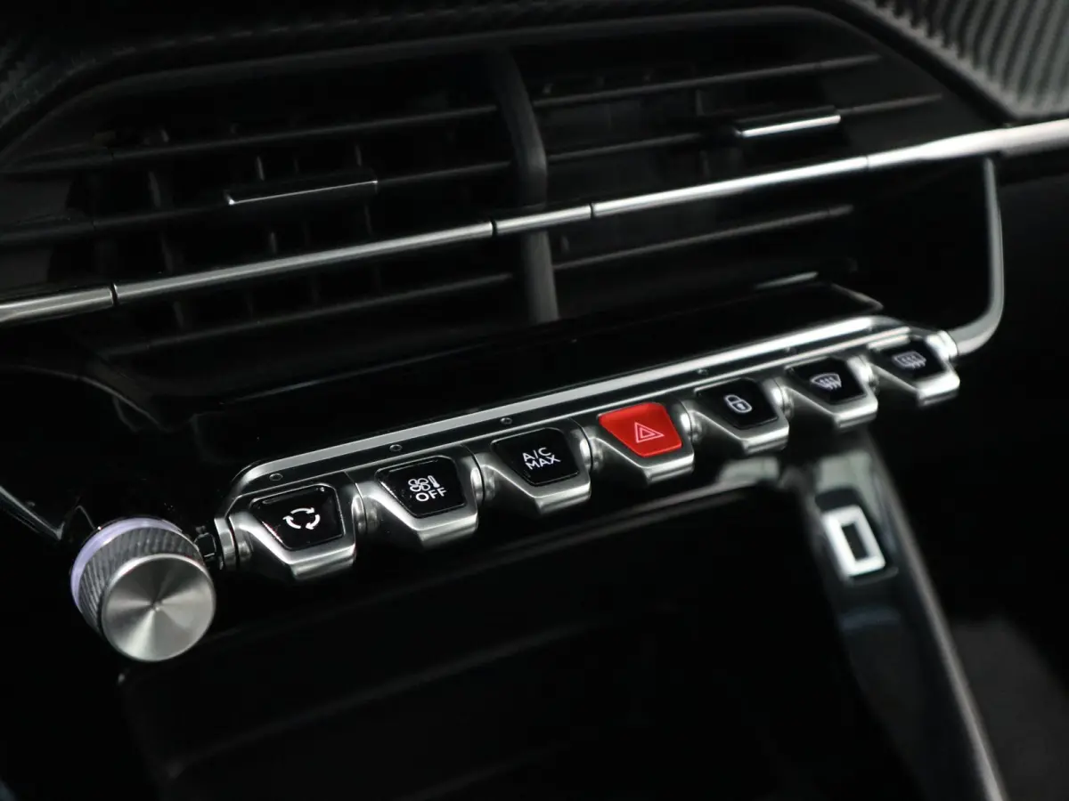 Active Pack - AIRCO - CLIMATE CONTROL - APPLE CARPLAY/ANDROID AUTO