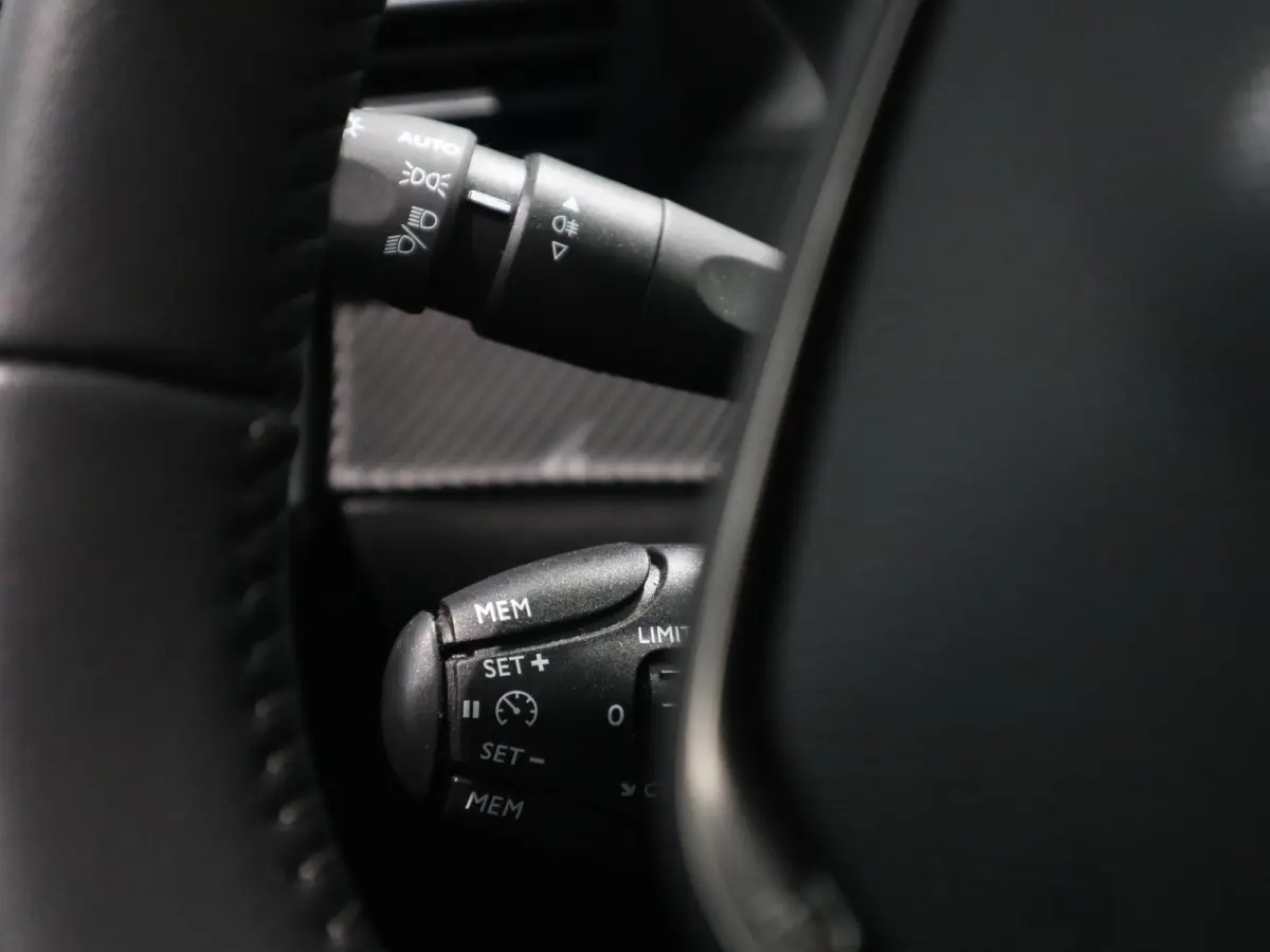 Active Pack - AIRCO - CLIMATE CONTROL - APPLE CARPLAY/ANDROID AUTO