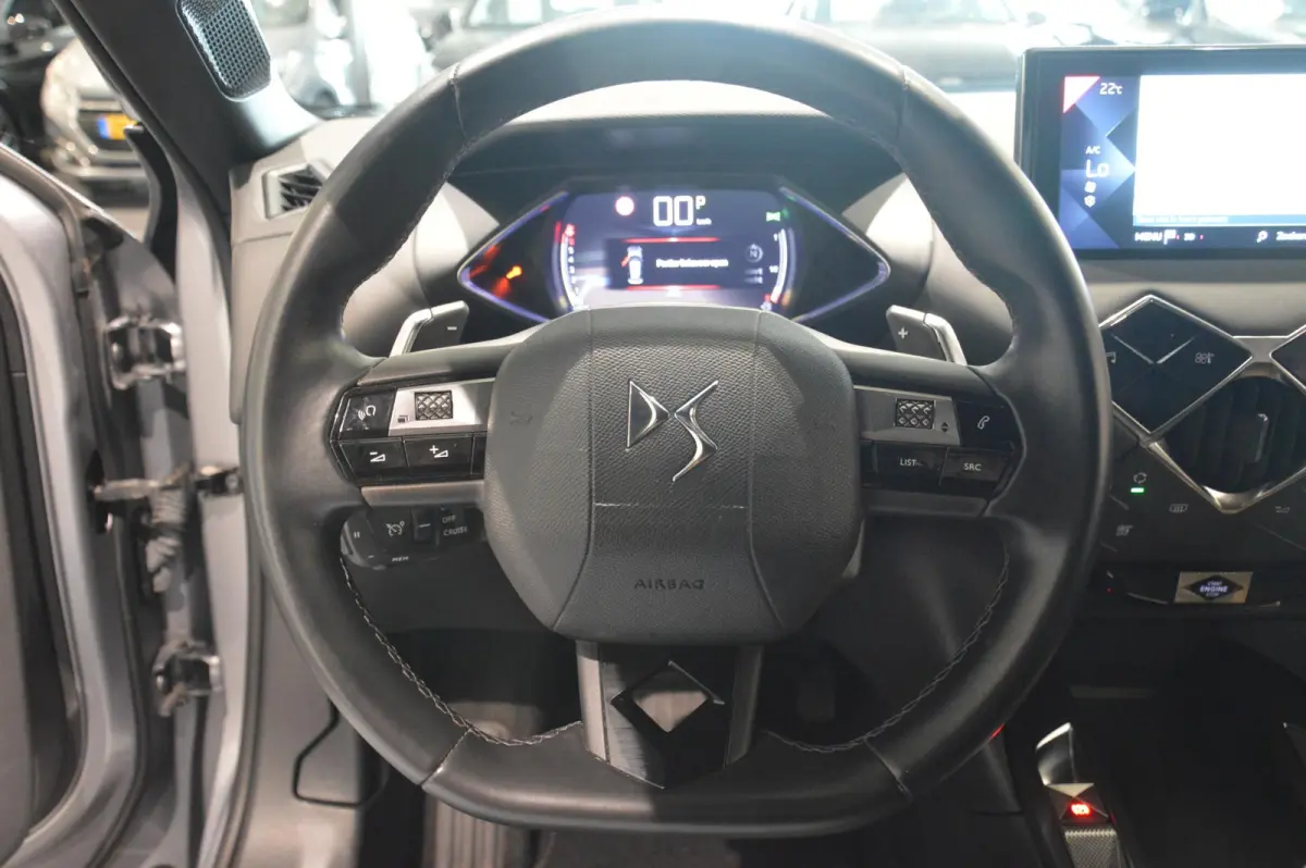 130PK Bastille | Automaat | Apple Carplay/Android Auto | Achteruitrijcamera | Climate Control | Lichtmetalen Velgen |