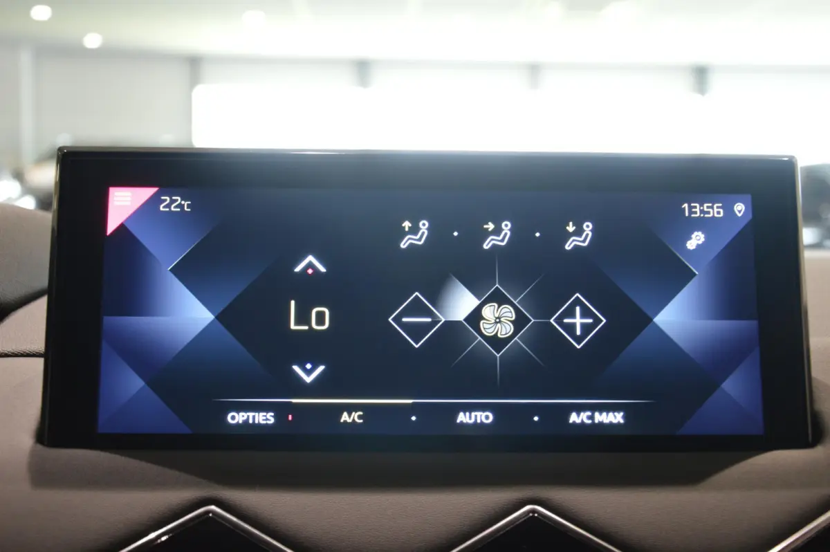 130PK Bastille | Automaat | Apple Carplay/Android Auto | Achteruitrijcamera | Climate Control | Lichtmetalen Velgen |