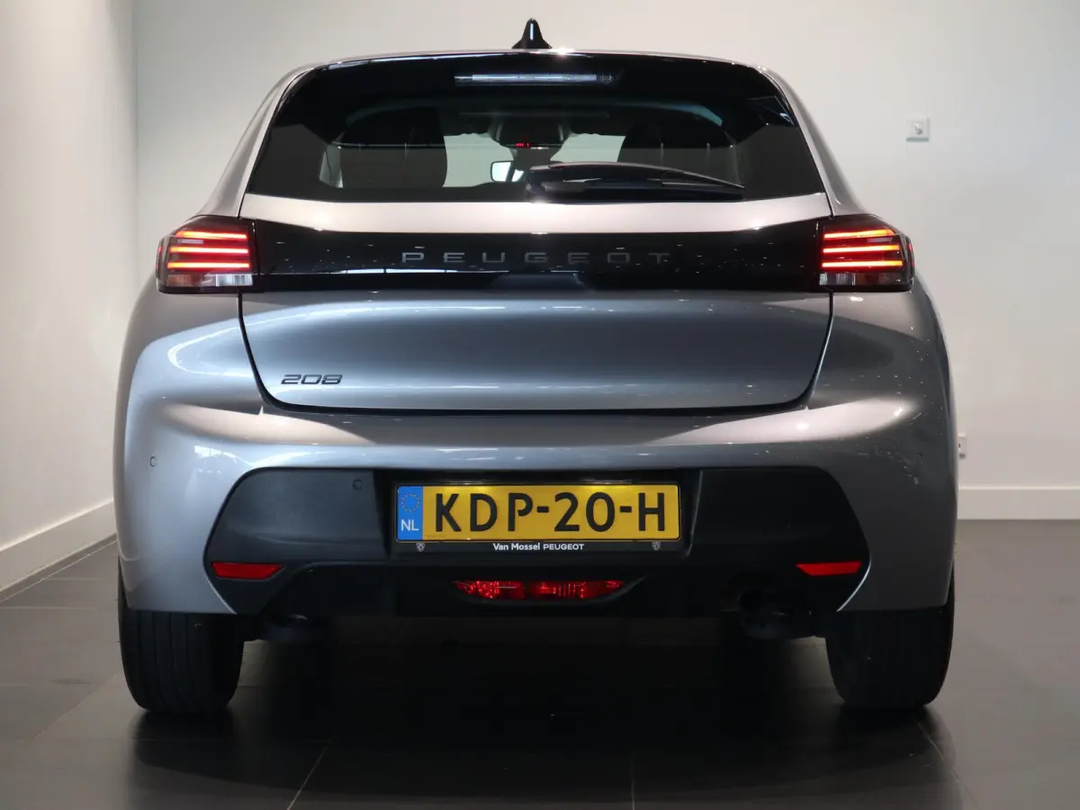 100PK Style - DRAADLOZE APPLE CARPLAY//ANDROID AUTO - NAVIGATIE - FULL LED