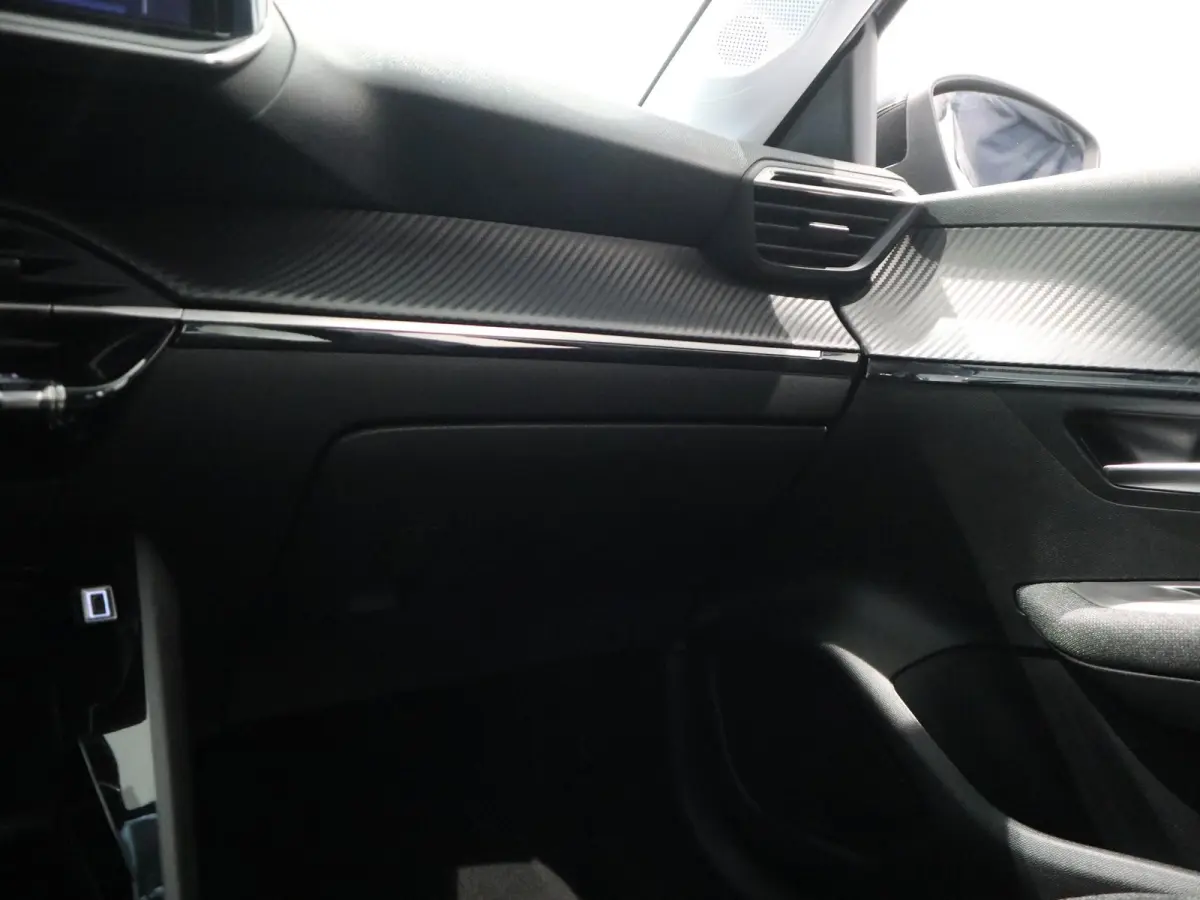 100PK Style - DRAADLOZE APPLE CARPLAY//ANDROID AUTO - NAVIGATIE - FULL LED