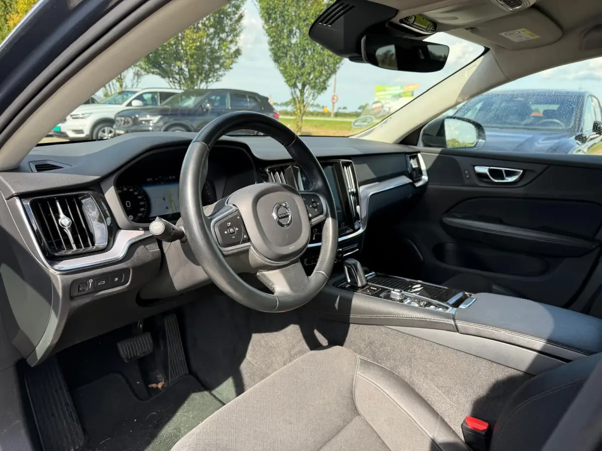 T6 Twin Engine AWD Momentum Pro | Trekhaak | Parkeercamera | Apple Carplay | Digital Cockpit |