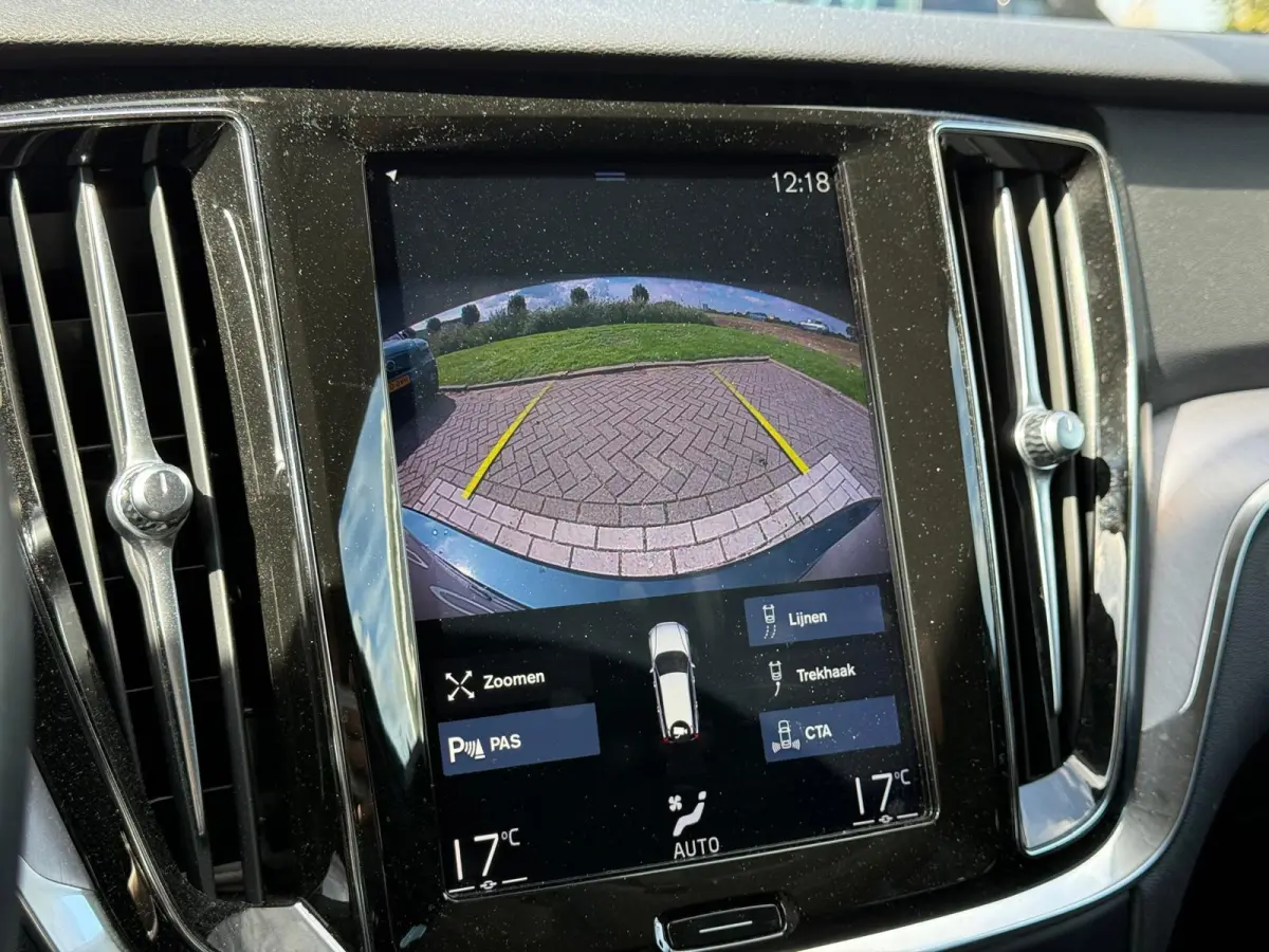T6 Twin Engine AWD Momentum Pro | Trekhaak | Parkeercamera | Apple Carplay | Digital Cockpit |