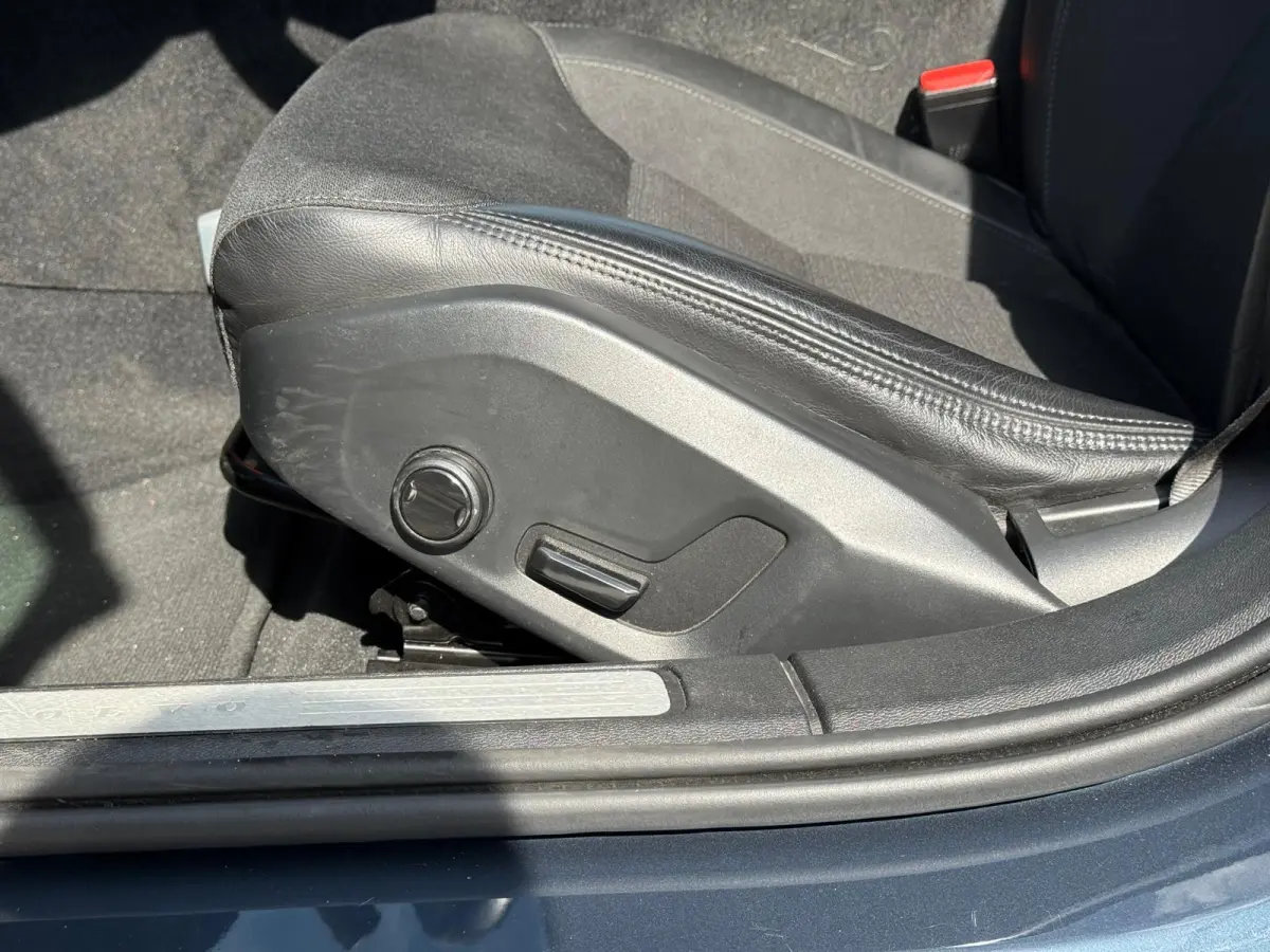 T6 Twin Engine AWD Momentum Pro | Trekhaak | Parkeercamera | Apple Carplay | Digital Cockpit |