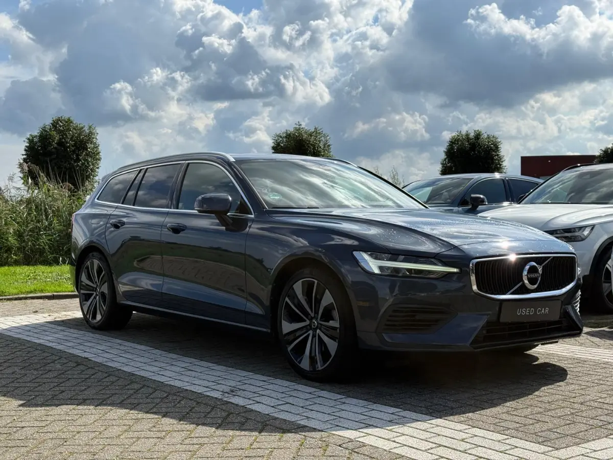 T6 Twin Engine AWD Momentum Pro | Trekhaak | Parkeercamera | Apple Carplay | Digital Cockpit |