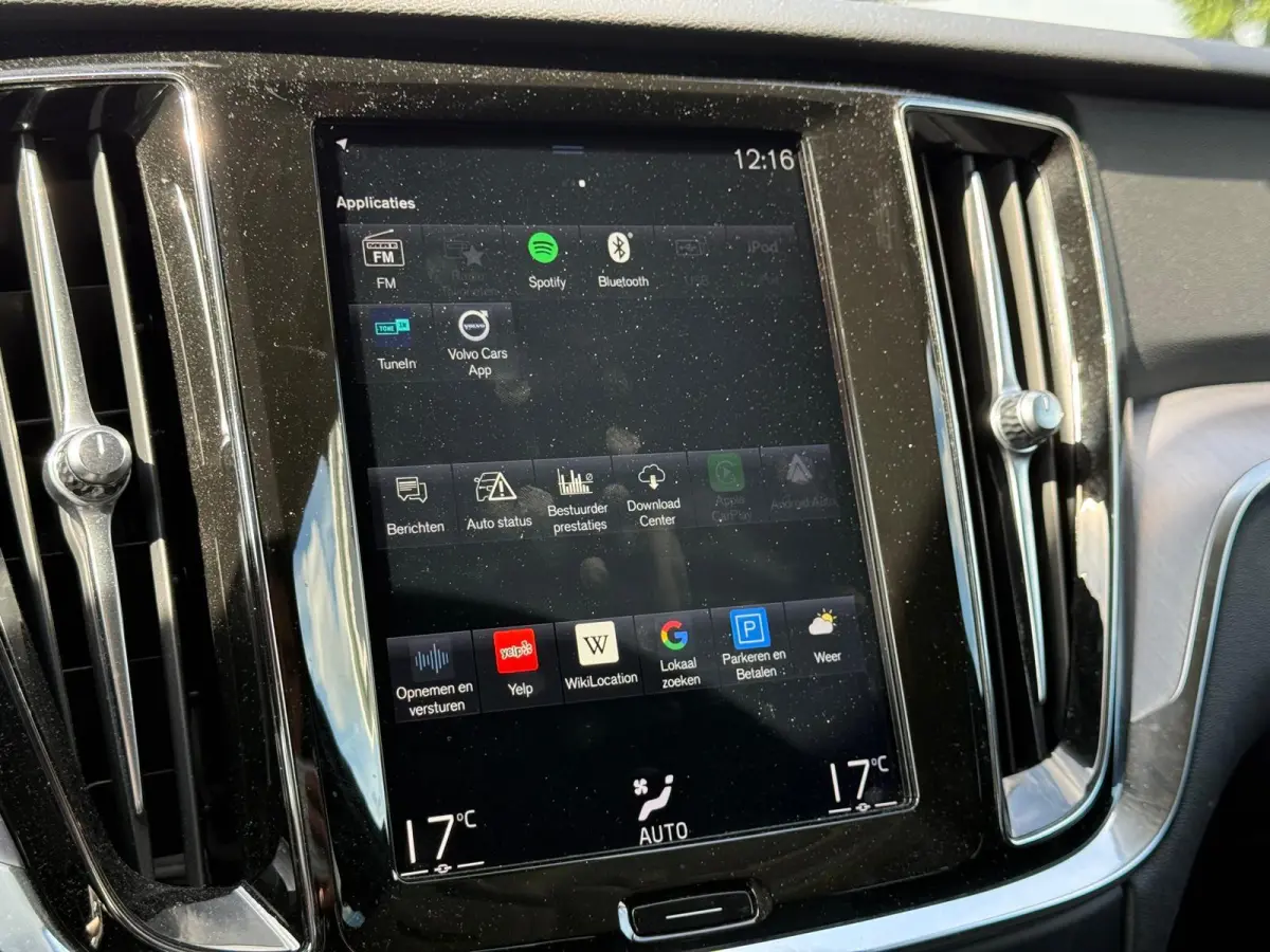 T6 Twin Engine AWD Momentum Pro | Trekhaak | Parkeercamera | Apple Carplay | Digital Cockpit |