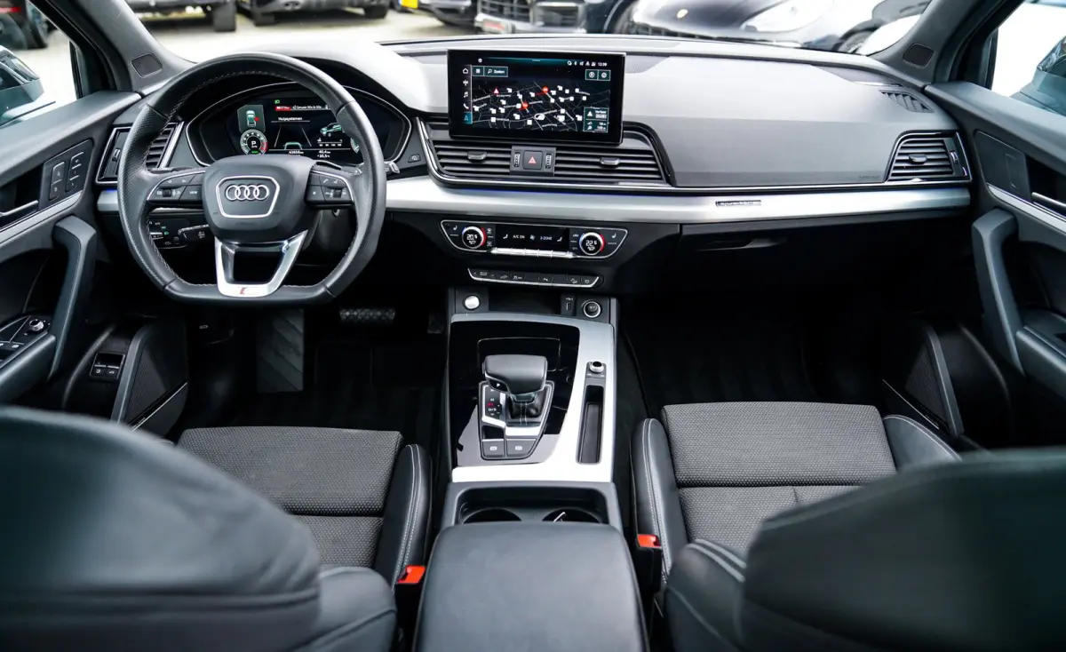 55 TFSI e S edition | Panorama | Massage | Trekhaak | Luchtvering | Bang & Olufsen | S-line | RS vlak stuur |