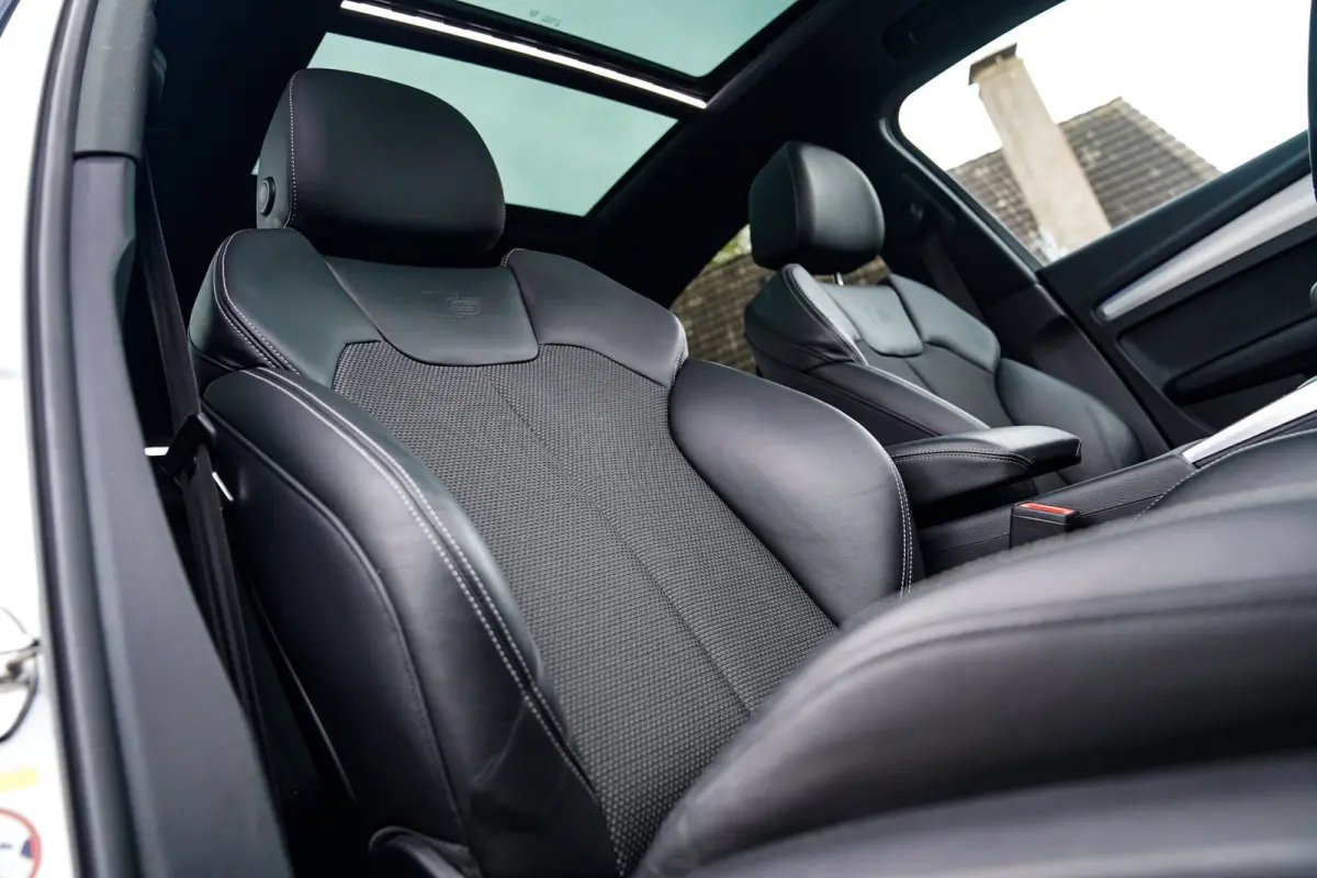 55 TFSI e S edition | Panorama | Massage | Trekhaak | Luchtvering | Bang & Olufsen | S-line | RS vlak stuur |