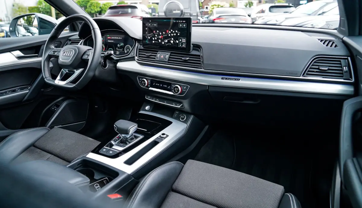 55 TFSI e S edition | Panorama | Massage | Trekhaak | Luchtvering | Bang & Olufsen | S-line | RS vlak stuur |