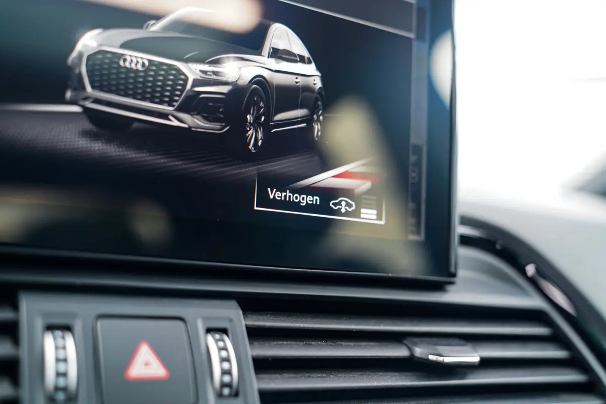 55 TFSI e S edition | Panorama | Massage | Trekhaak | Luchtvering | Bang & Olufsen | S-line | RS vlak stuur |