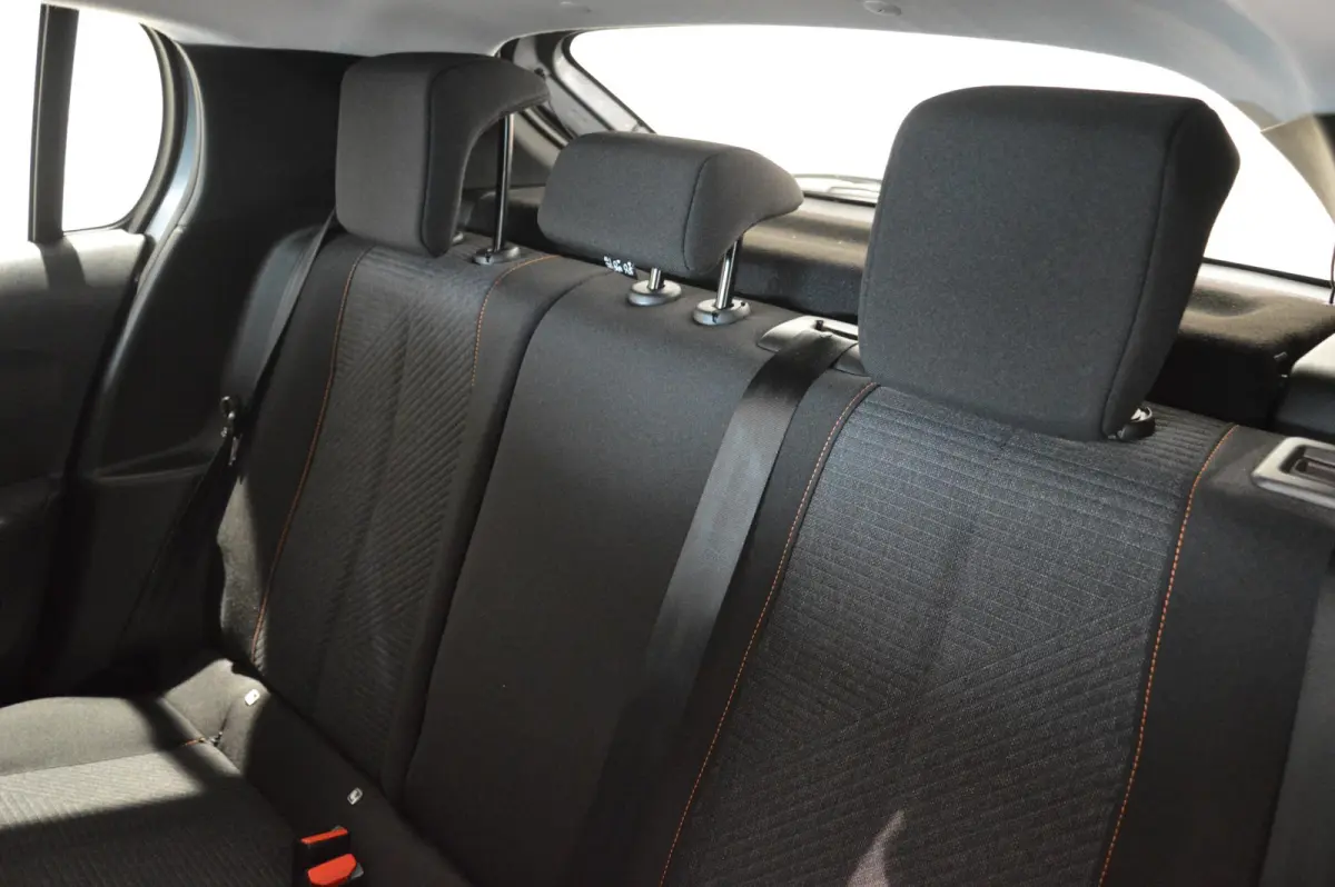 1.2 Style 100 BENZINE - HANDGESCHAKELD - AIRCO