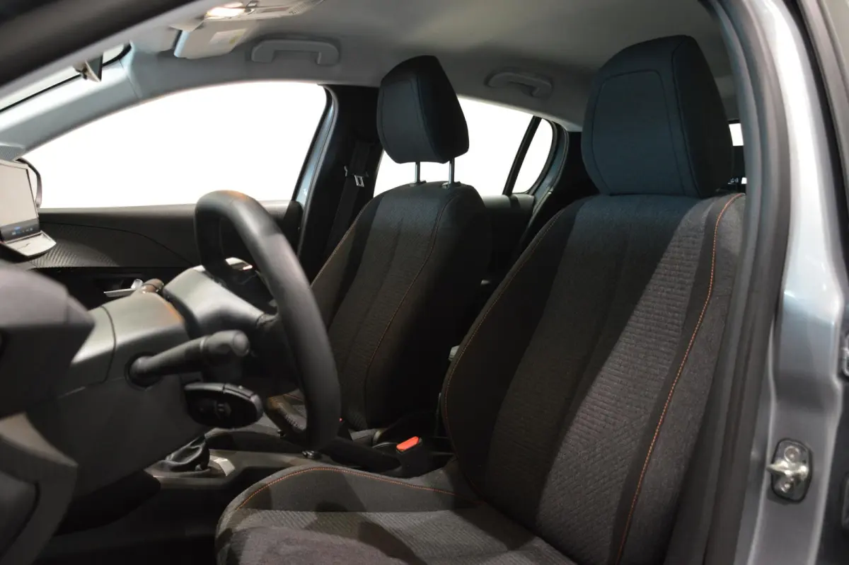 1.2 Style 100 BENZINE - HANDGESCHAKELD - AIRCO