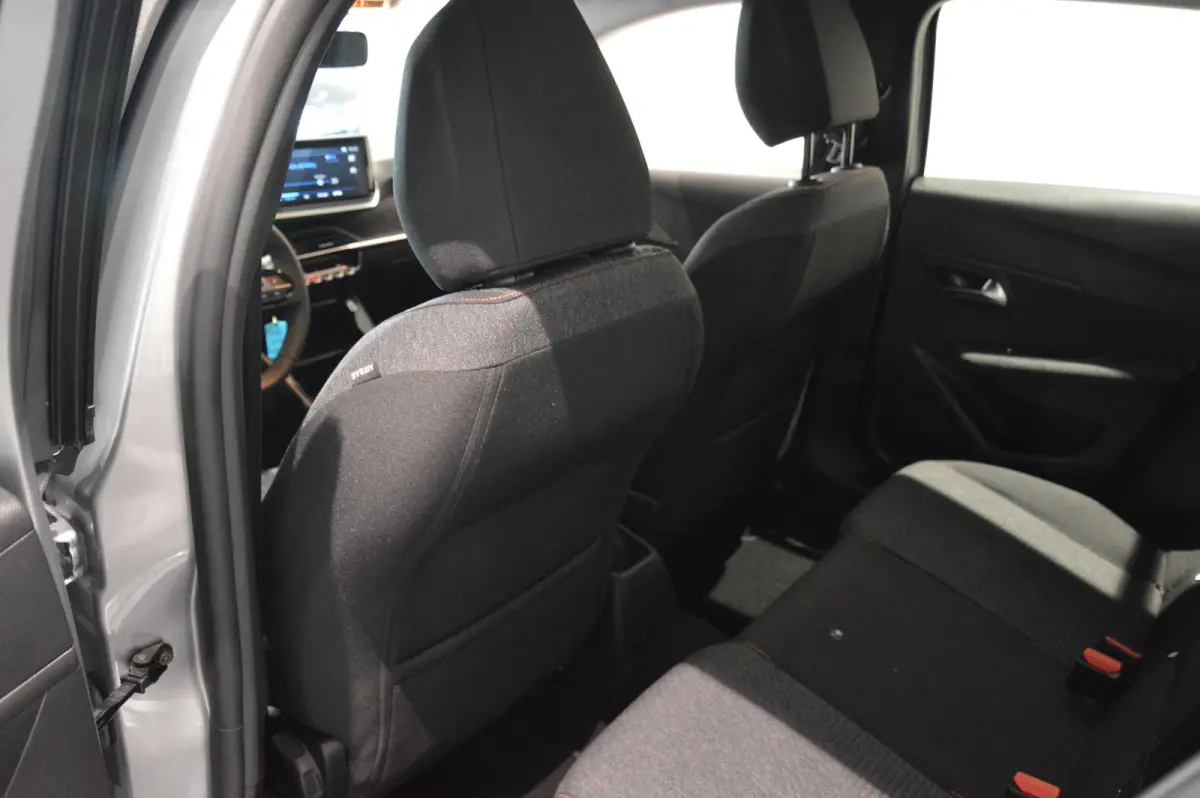 1.2 Style 100 BENZINE - HANDGESCHAKELD - AIRCO