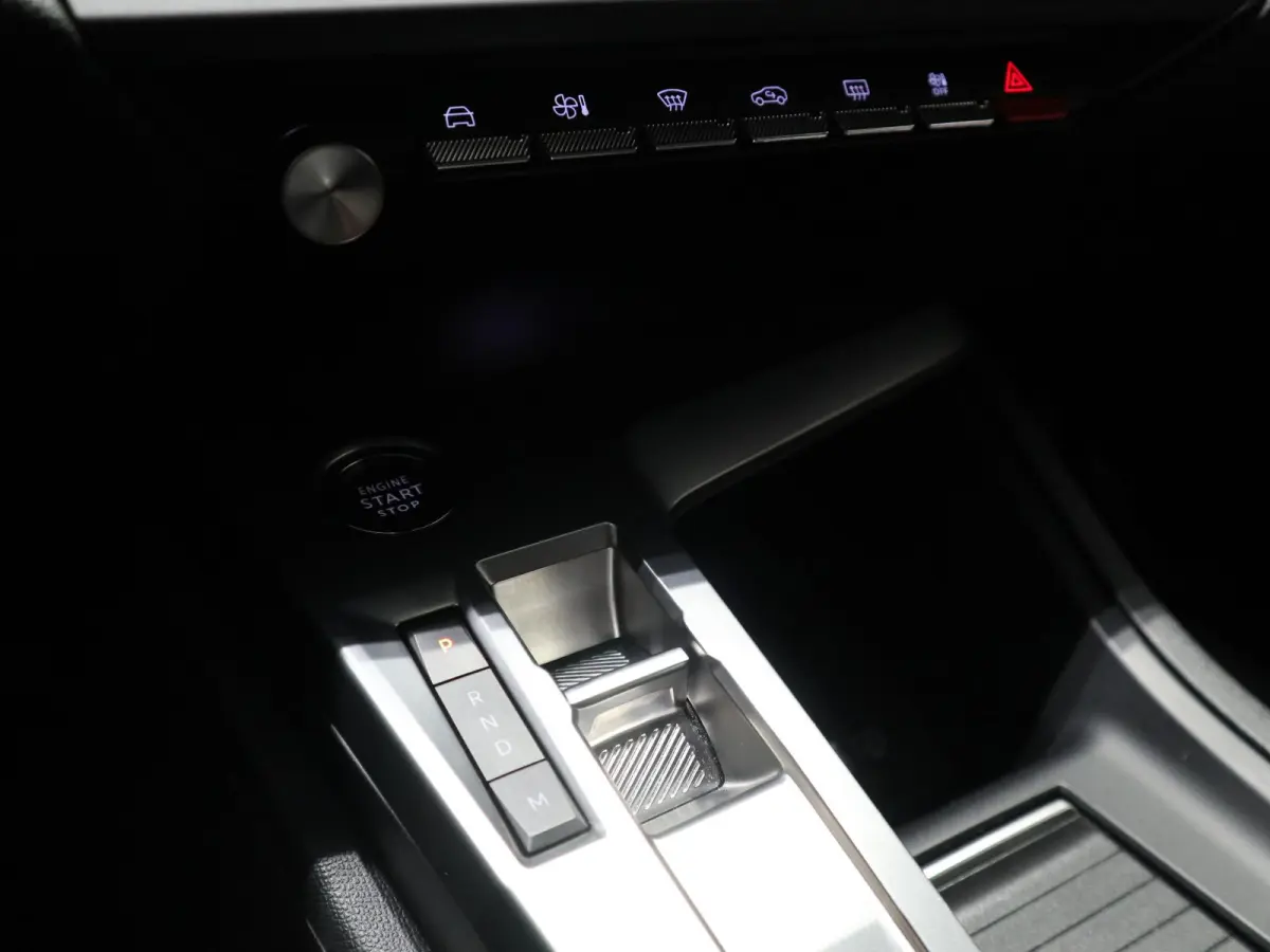 Active Pack Business - APPLE CARPLAY/ANDROID AUTO - LM VELGEN - DUAL ZONE CLIMATE