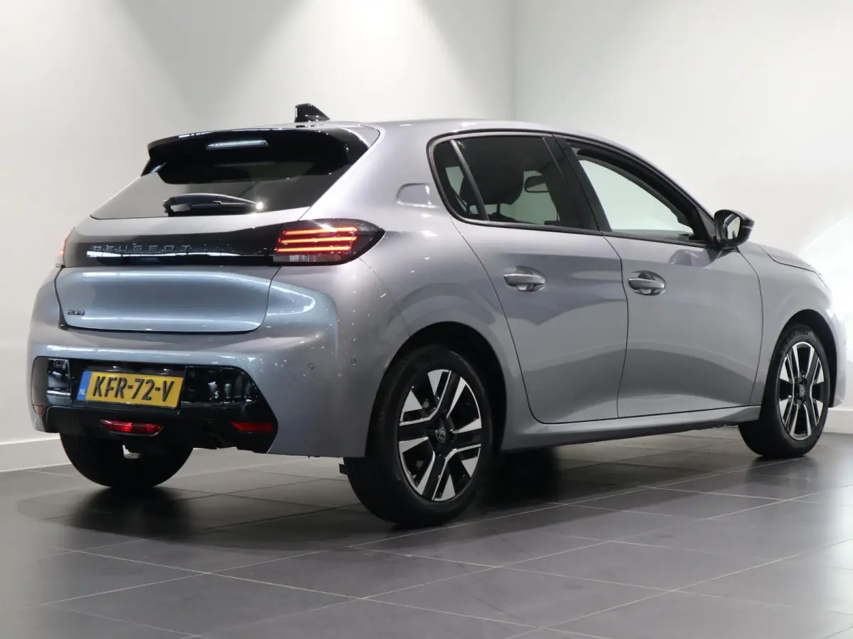 Allure - CAMERA VOOR EN ACHTER - DRAADLOZE APPLE CARPLAY / ANDROID AUTO - NAVIGATIE