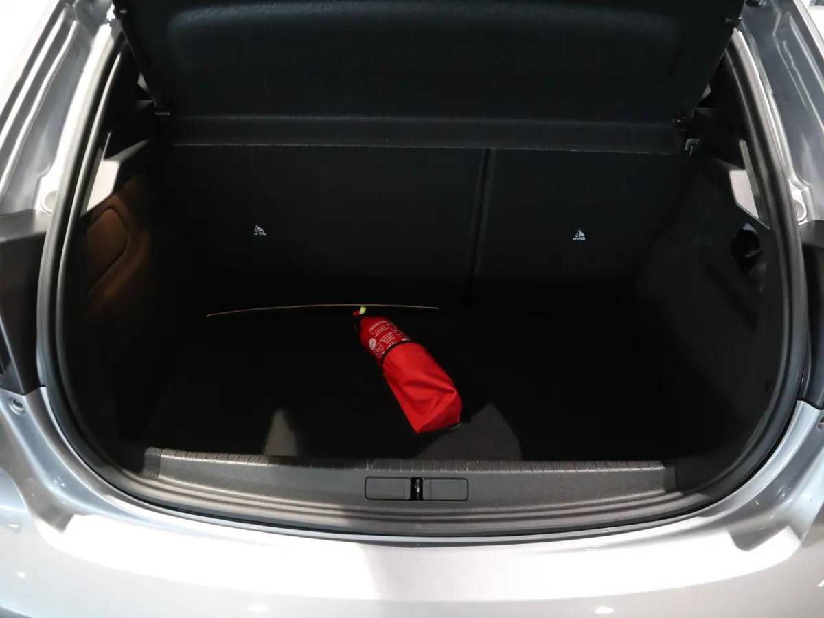 Allure - CAMERA VOOR EN ACHTER - DRAADLOZE APPLE CARPLAY / ANDROID AUTO - NAVIGATIE