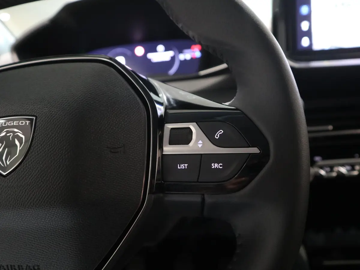 Allure - CAMERA VOOR EN ACHTER - DRAADLOZE APPLE CARPLAY / ANDROID AUTO - NAVIGATIE