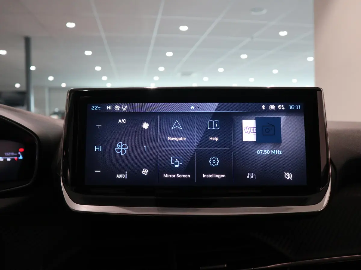 Allure - CAMERA VOOR EN ACHTER - DRAADLOZE APPLE CARPLAY / ANDROID AUTO - NAVIGATIE