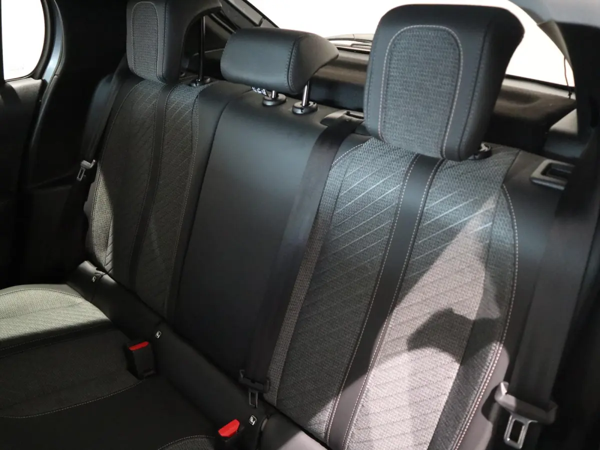 Allure - CAMERA VOOR EN ACHTER - DRAADLOZE APPLE CARPLAY / ANDROID AUTO - NAVIGATIE