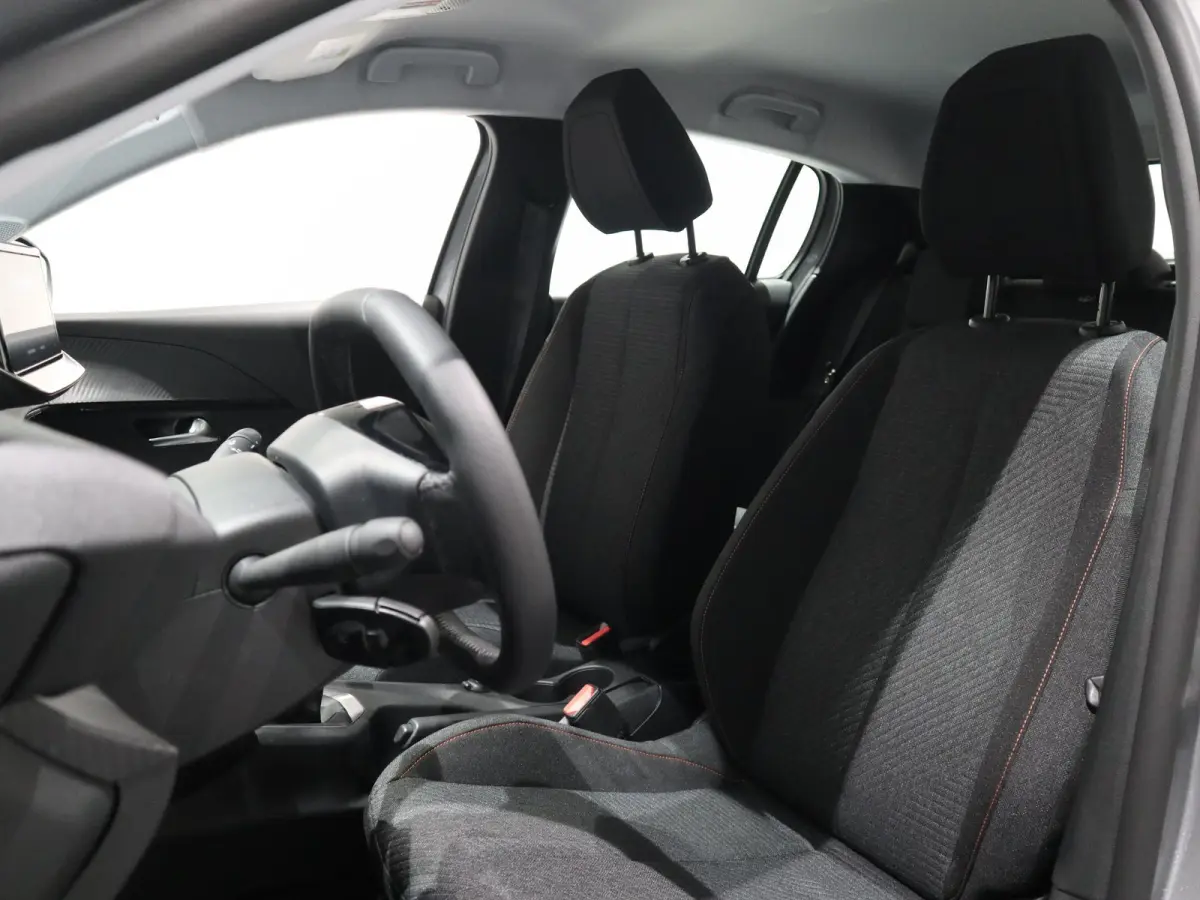 Active - NAVI - APPLE CARPLAY/ANDROID AUTO - PARKEERSENSOREN