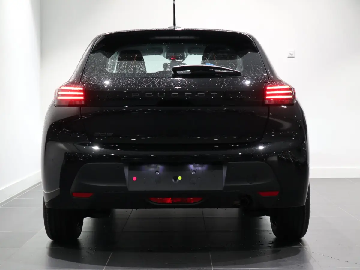 Active - NAVI - APPLE CARPLAY/ANDROID AUTO - PARKEERSENSOREN