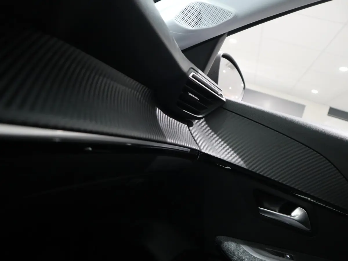 Active - NAVI - APPLE CARPLAY/ANDROID AUTO - PARKEERSENSOREN