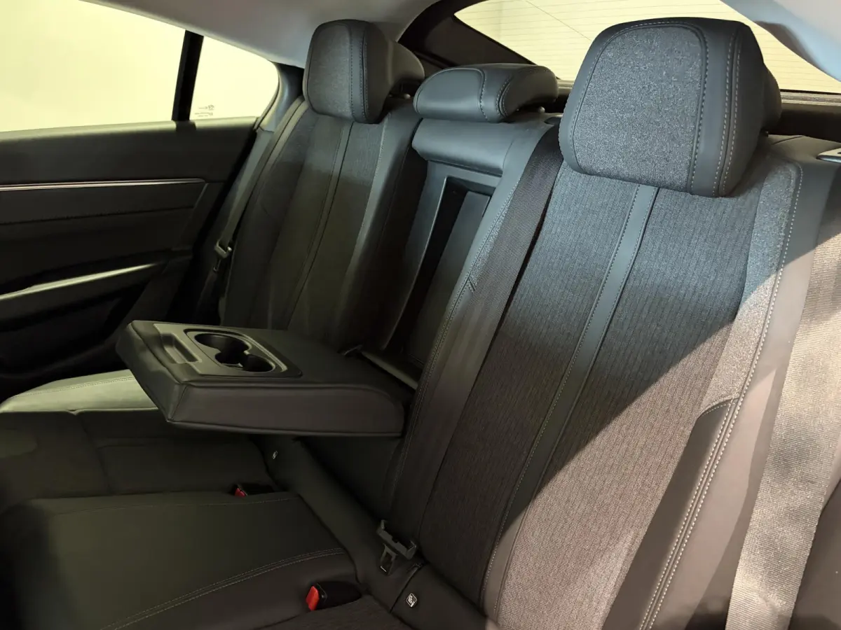 1.6 HYbrid Allure | Adaptive Cruise | Navigatie | Camera | Parkeersensoren | Carplay |