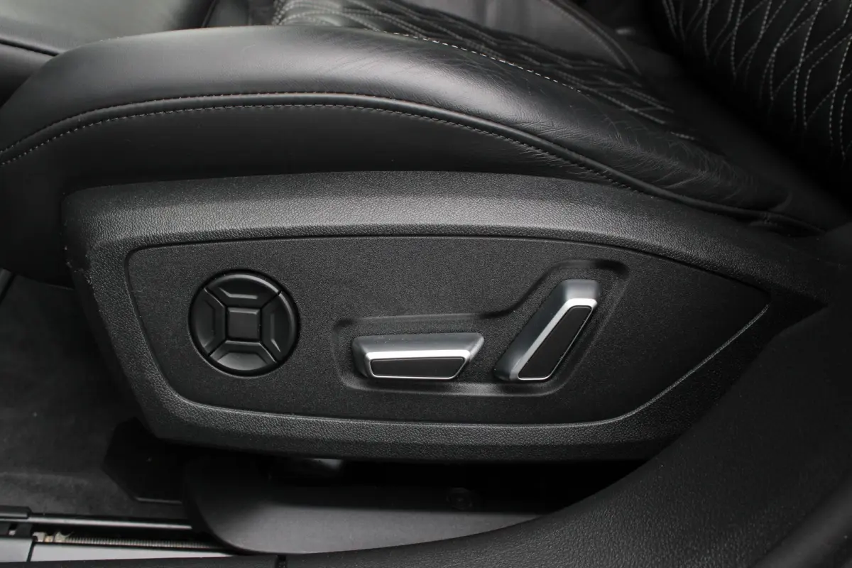 55 TFSI e quattro S Competition S6 Style RS Zetels