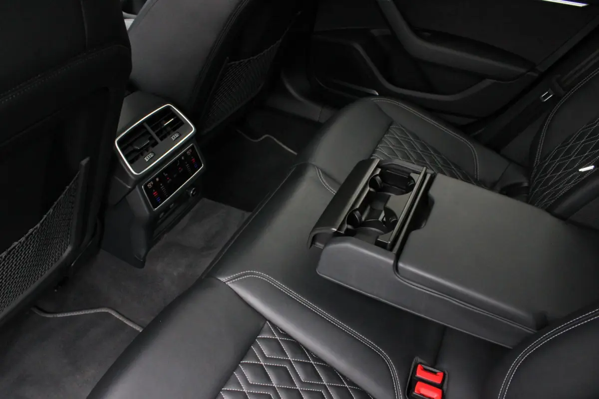 55 TFSI e quattro S Competition S6 Style RS Zetels