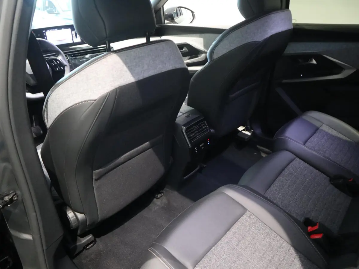Hybrid 145 Allure 7 ZITS - WEINIG KILOMETERS - AUTOMAAT