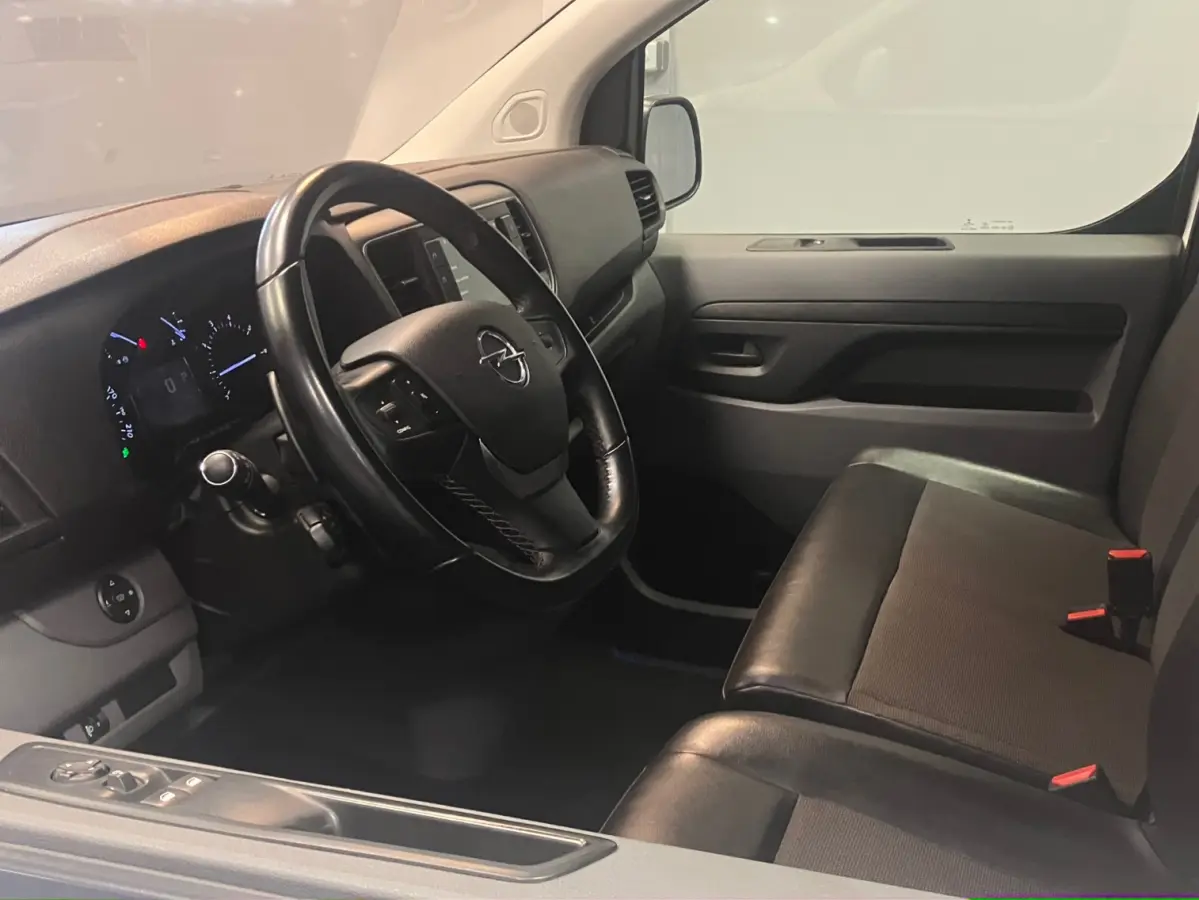 2.0 CDTI 177 PK !! | L3H1 Innovation AUTOMAAT | NAVI | CRUISE| CAR PLAY |