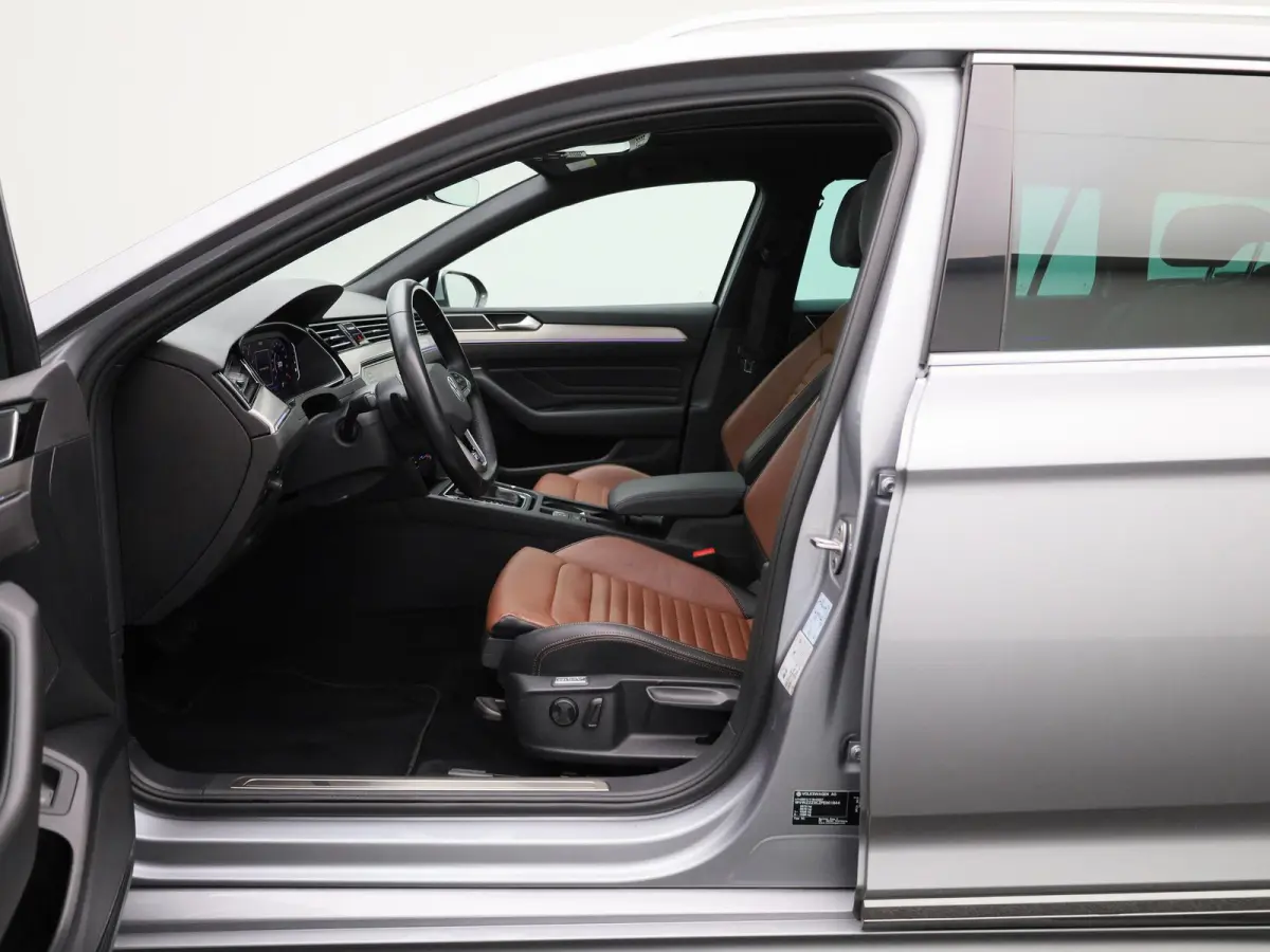 1.5 TSI OPF DSG7 Elegance Business | PANORAMADAK | 360 CAMERA | STOELVERWARMING | STOELVERWARMING ACHTER | STUURWIELVERWARMING | ELEKTRISCHE KOFFERKLEP | IQ LIGHTS | LEDEREN BEKLEDING | APPL