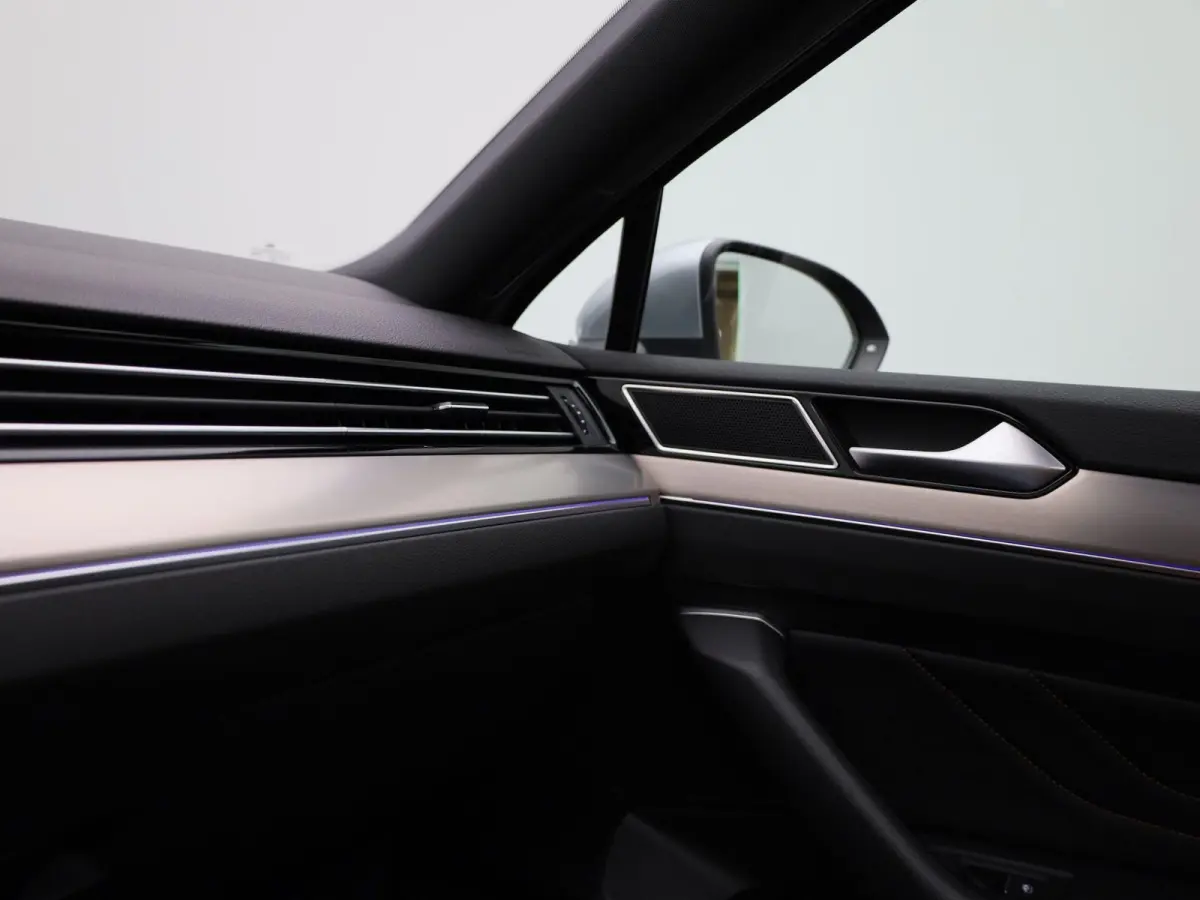 1.5 TSI OPF DSG7 Elegance Business | PANORAMADAK | 360 CAMERA | STOELVERWARMING | STOELVERWARMING ACHTER | STUURWIELVERWARMING | ELEKTRISCHE KOFFERKLEP | IQ LIGHTS | LEDEREN BEKLEDING | APPL