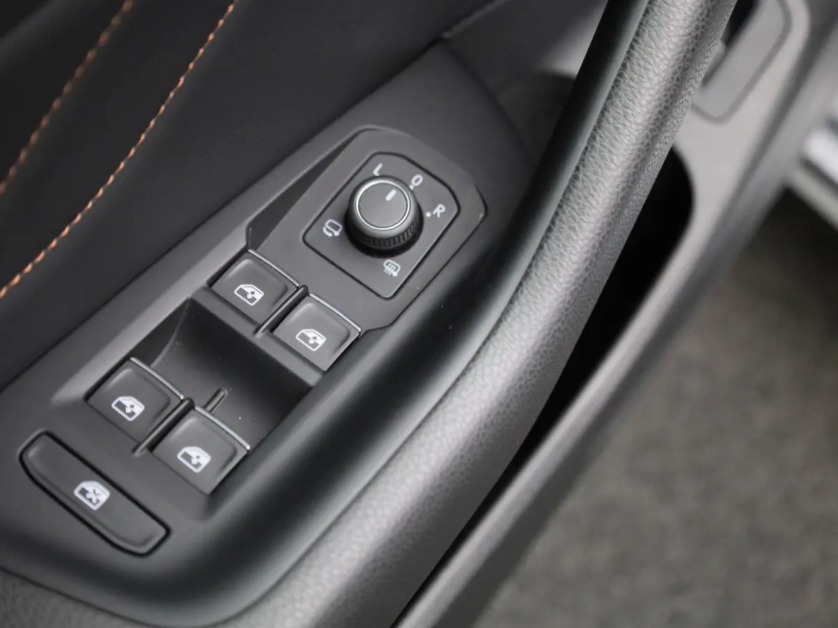 1.5 TSI OPF DSG7 Elegance Business | PANORAMADAK | 360 CAMERA | STOELVERWARMING | STOELVERWARMING ACHTER | STUURWIELVERWARMING | ELEKTRISCHE KOFFERKLEP | IQ LIGHTS | LEDEREN BEKLEDING | APPL