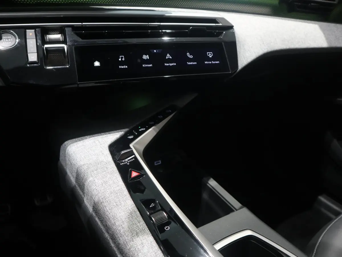 1.2 Hybrid 145 GT 7p STOEL- EN STUURVERWARMING - NAVIGATIE - WEINIG KILOMETERS!