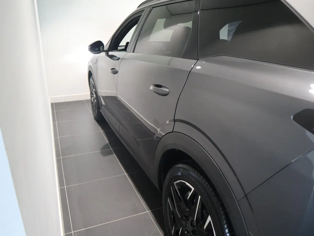 1.2 Hybrid 145 GT 7p STOEL- EN STUURVERWARMING - NAVIGATIE - WEINIG KILOMETERS!