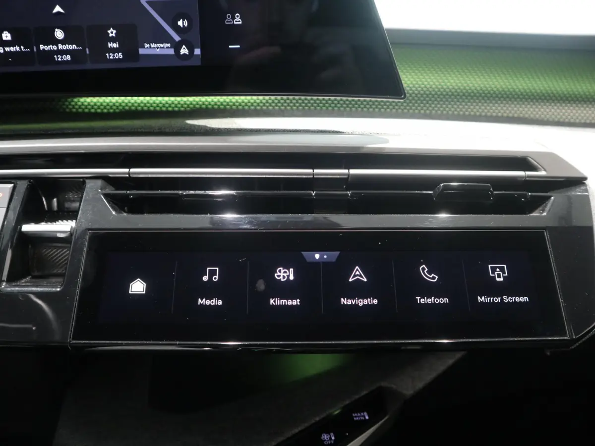 1.2 Hybrid 145 GT 7p STOEL- EN STUURVERWARMING - NAVIGATIE - WEINIG KILOMETERS!