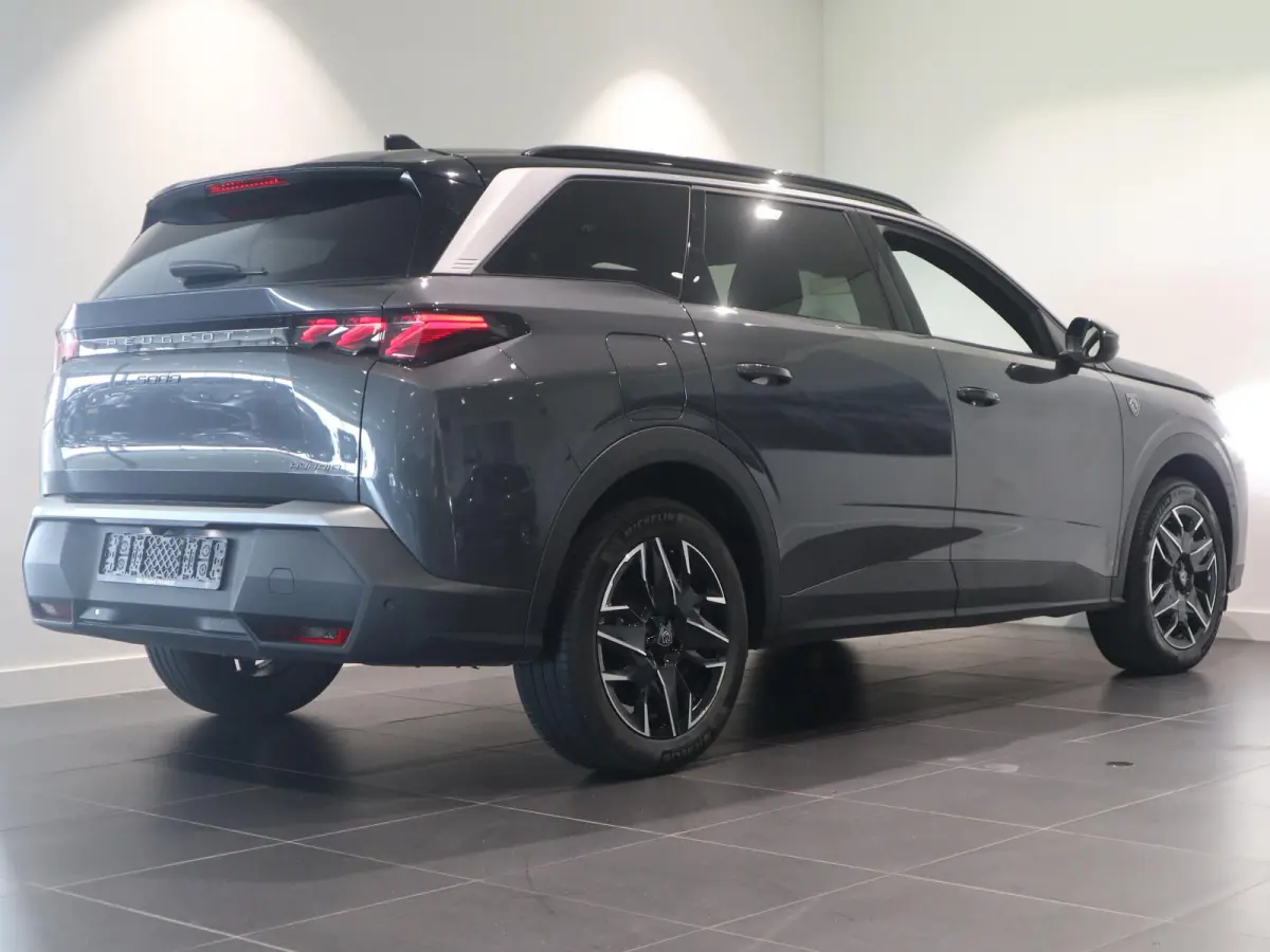1.2 Hybrid 145 GT 7p STOEL- EN STUURVERWARMING - NAVIGATIE - WEINIG KILOMETERS!