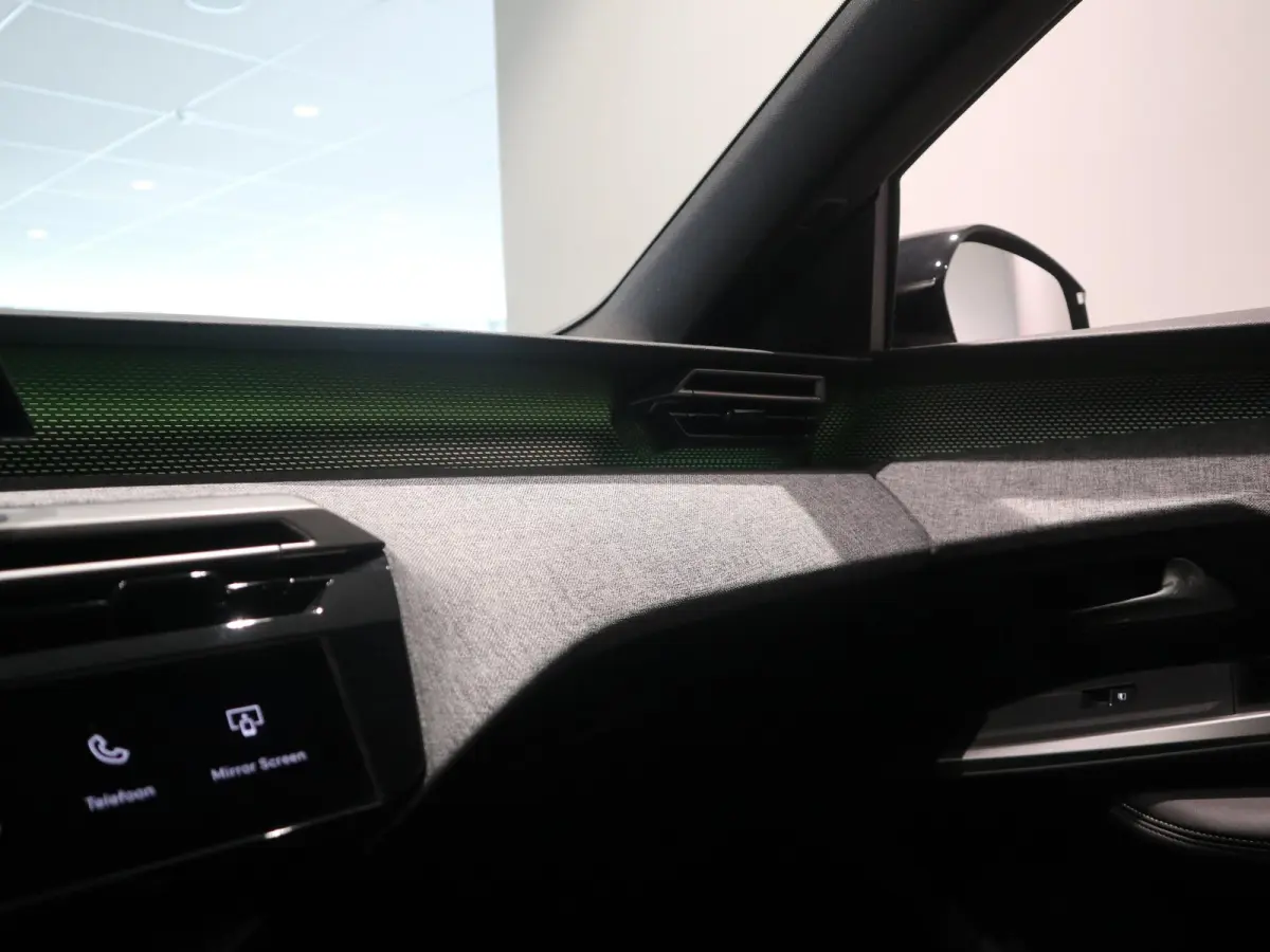 1.2 Hybrid 145 GT 7p STOEL- EN STUURVERWARMING - NAVIGATIE - WEINIG KILOMETERS!