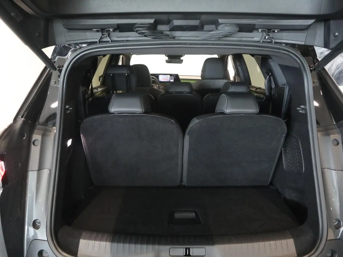 1.2 Hybrid 145 GT 7p STOEL- EN STUURVERWARMING - NAVIGATIE - WEINIG KILOMETERS!