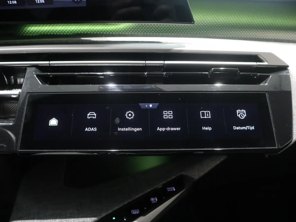 1.2 Hybrid 145 GT 7p STOEL- EN STUURVERWARMING - NAVIGATIE - WEINIG KILOMETERS!