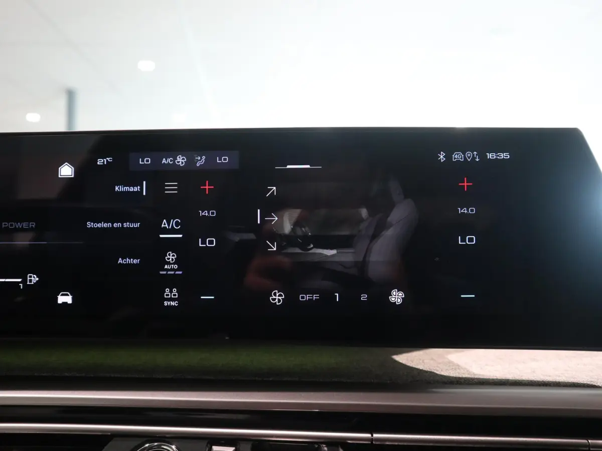 1.2 Hybrid 145 GT 7p STOEL- EN STUURVERWARMING - NAVIGATIE - WEINIG KILOMETERS!